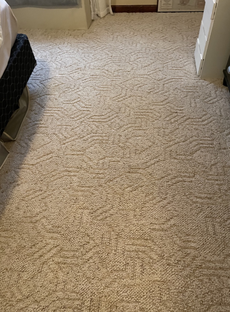 Bedroom carpet after cleaning